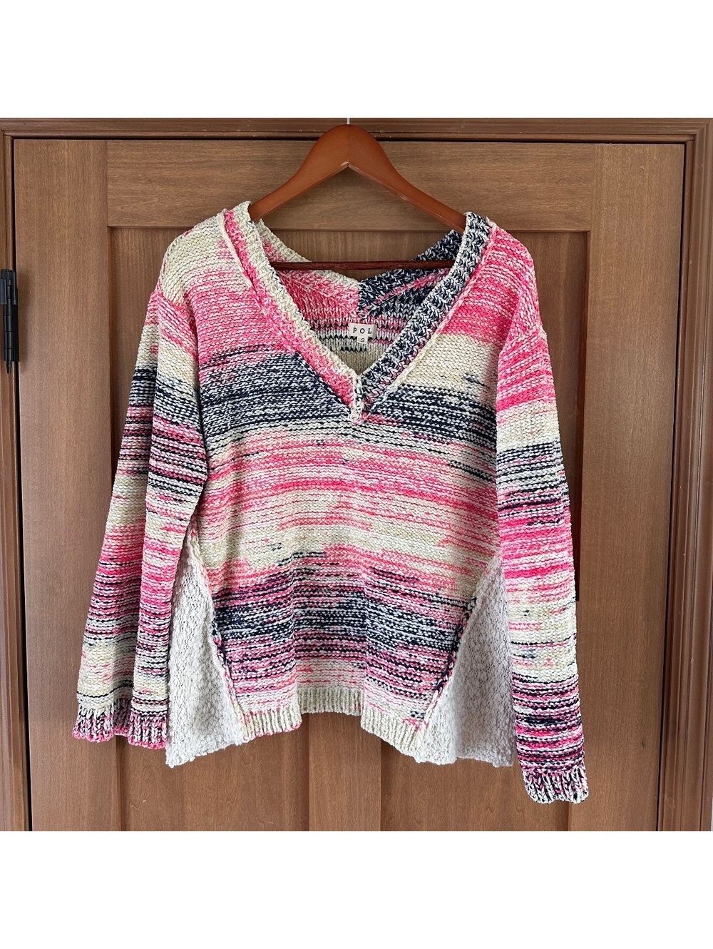 POL Chunky Knit V-neck Long Bell Sleeve Sweater Women’s Small